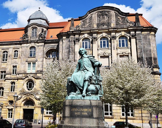 Magdeburg comes out from behind a Wall