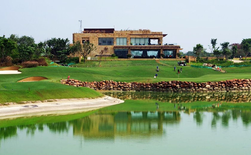 A Golfer Spends 'Fore' Days in Delhi